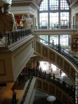 escalators interminables dans le Caesars palace