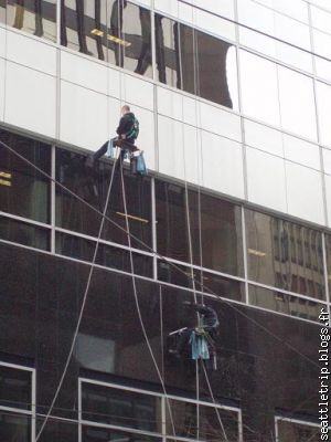 Lavage de vitre d'un building...assez impressionant à voir